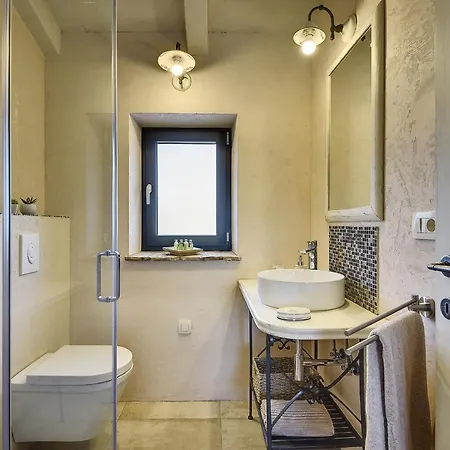 Villa Villa Azur With Pool, Sauna, Gym, Wine Cellar Liznjan