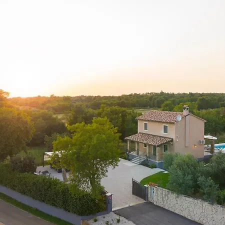 Villa Azur With Pool, Sauna, Gym, Wine Cellar Villa *